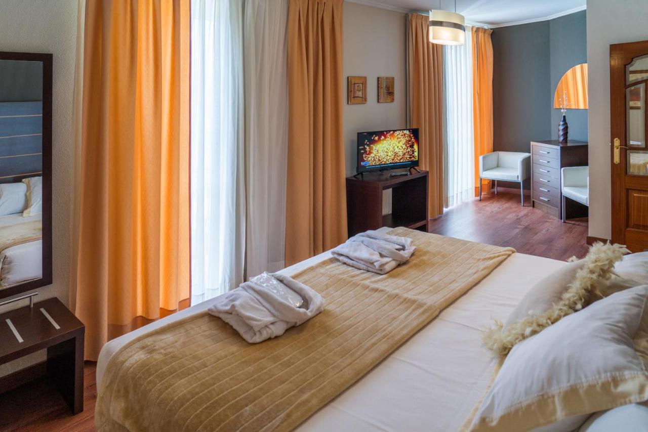 O Val Do Naseiro Hotel Viveiro Bagian luar foto