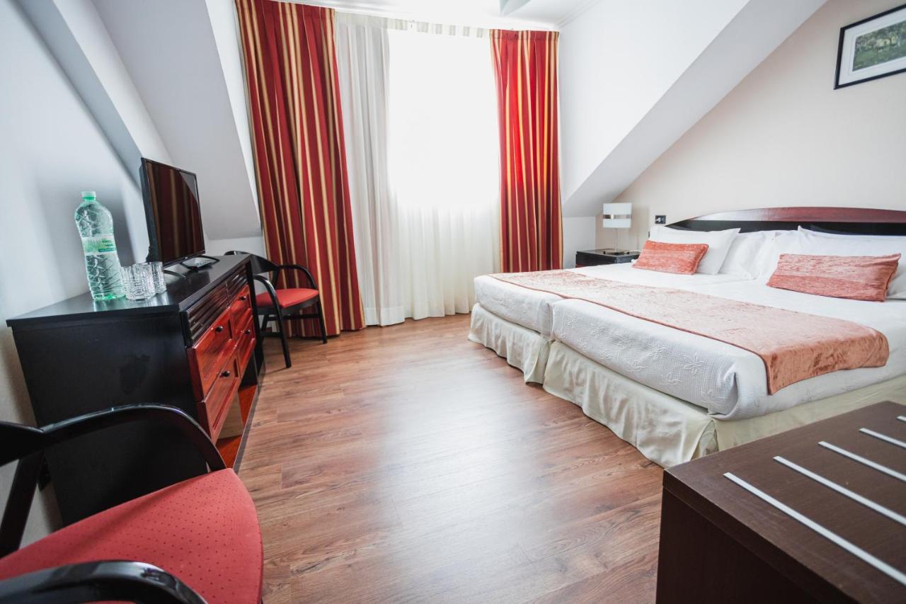 O Val Do Naseiro Hotel Viveiro Bagian luar foto
